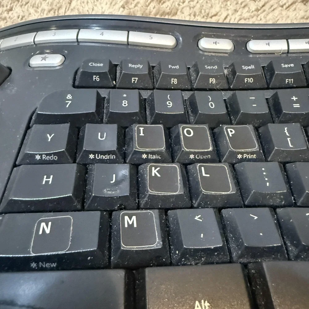 Microsoft Natural Ergonomic Keyboard 4000 v1.0 Wired USB KU-0462 w/ Wrist Rest